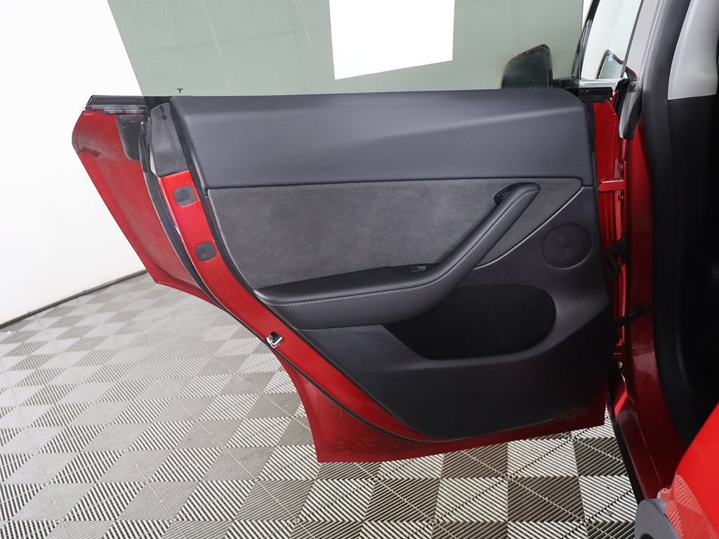 Used 2023 Tesla Model Y Long Range AWD/4WD image 21