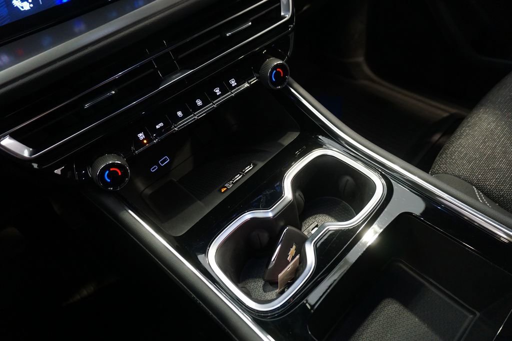 New 2025 Chevrolet Traverse LT w/ Driver Confidence Package image 15