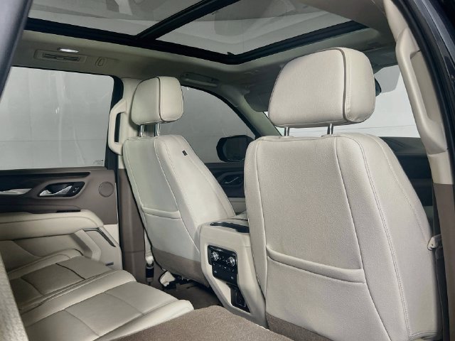 Used 2021 GMC Yukon Denali w/ Denali Premium Package AWD/4WD image 8