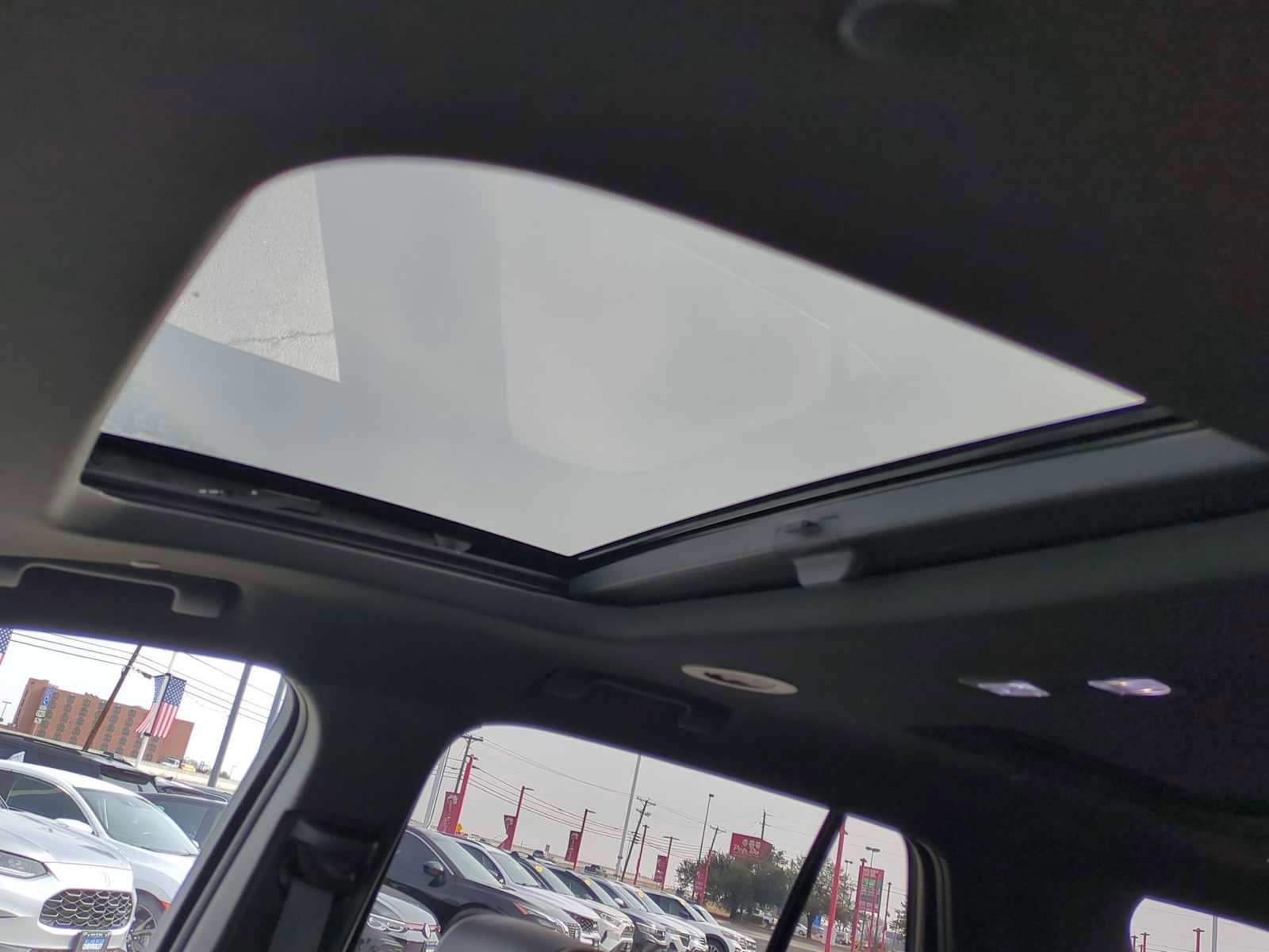 Used 2023 Chevrolet Traverse Premier w/ LPO, Floor Liner Package image 19