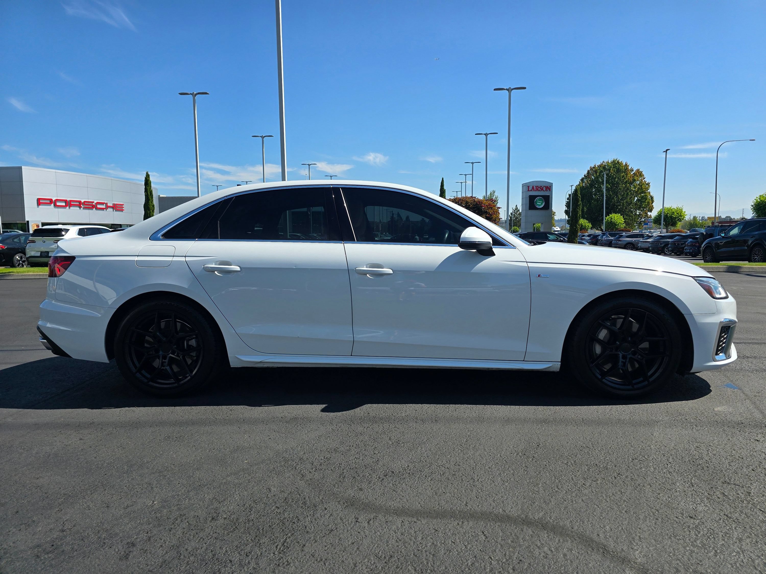 Used 2022 Audi A4 2.0T Premium Plus AWD/4WD image 6