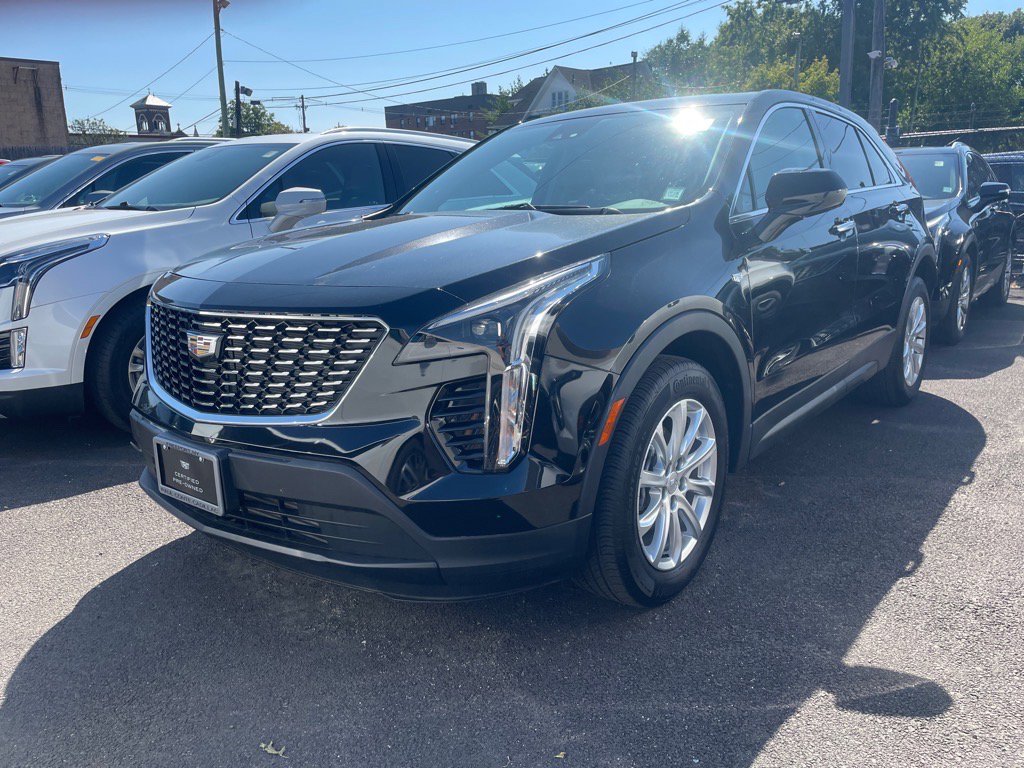 Certified 2023 Cadillac XT4 Luxury w/ Cold Weather Package