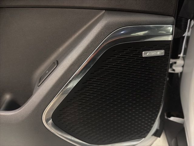 Used 2025 GMC Acadia Elevation image 16