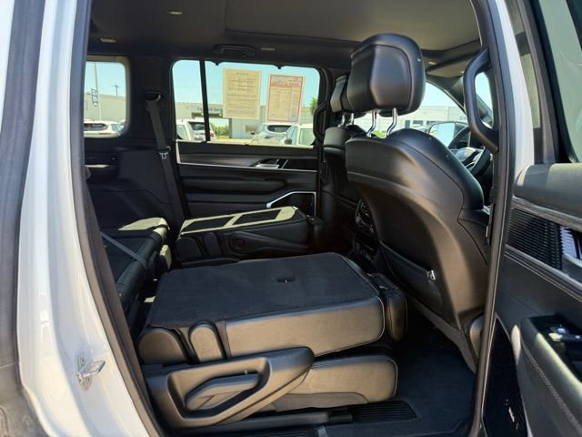Used 2024 Jeep Wagoneer Series III w/ Premium Group I AWD/4WD image 49