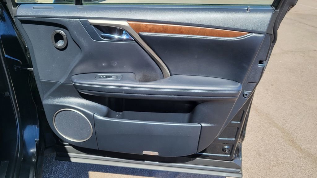 Used 2022 Lexus RX 350L FWD w/ Premium Package image 17