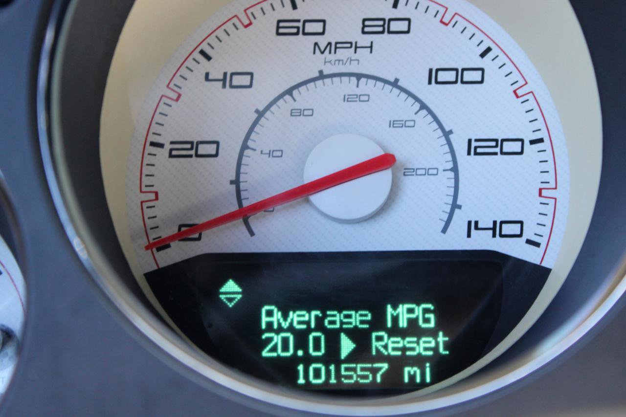 Used 2014 Dodge Challenger SXT RWD image 29