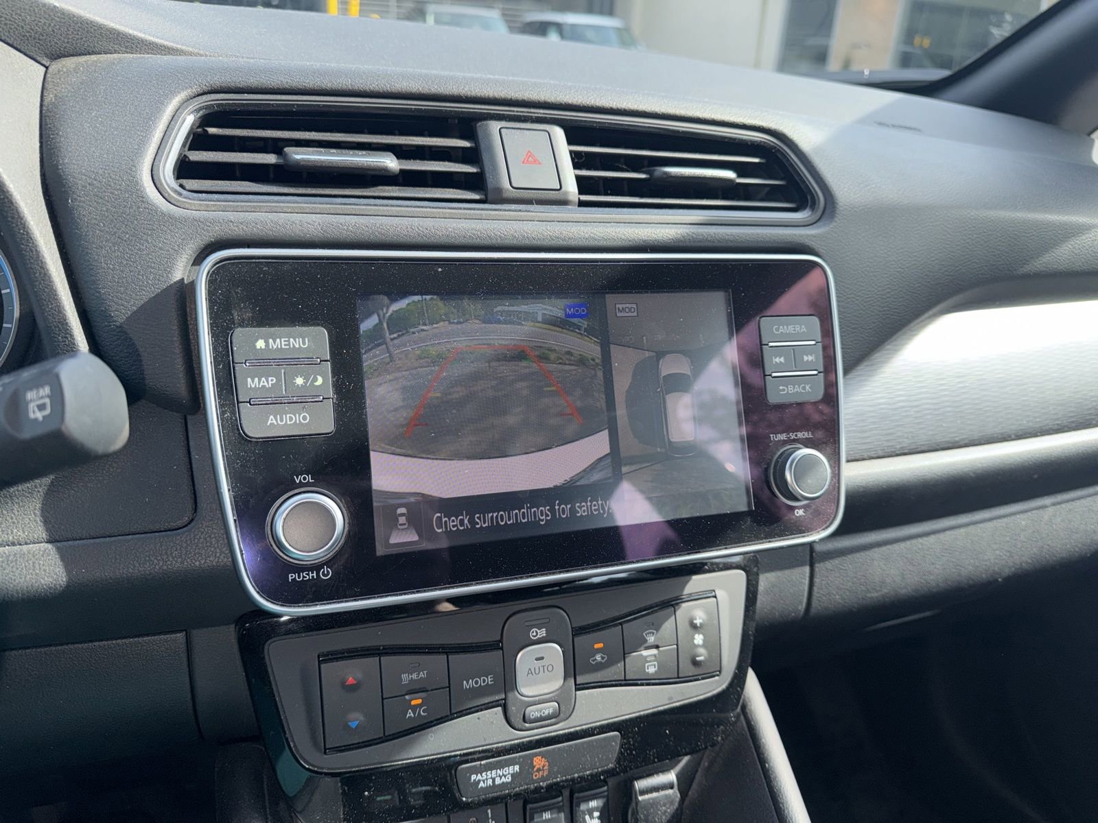 Used 2022 Nissan Leaf SL Plus FWD image 18