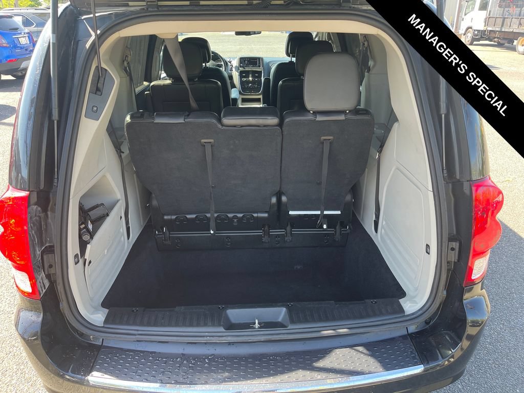 Used 2016 Dodge Grand Caravan SXT FWD image 17