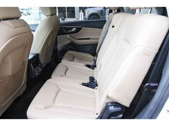 Used 2022 Audi Q7 3.0T Premium Plus w/ Premium Plus Package AWD/4WD image 12