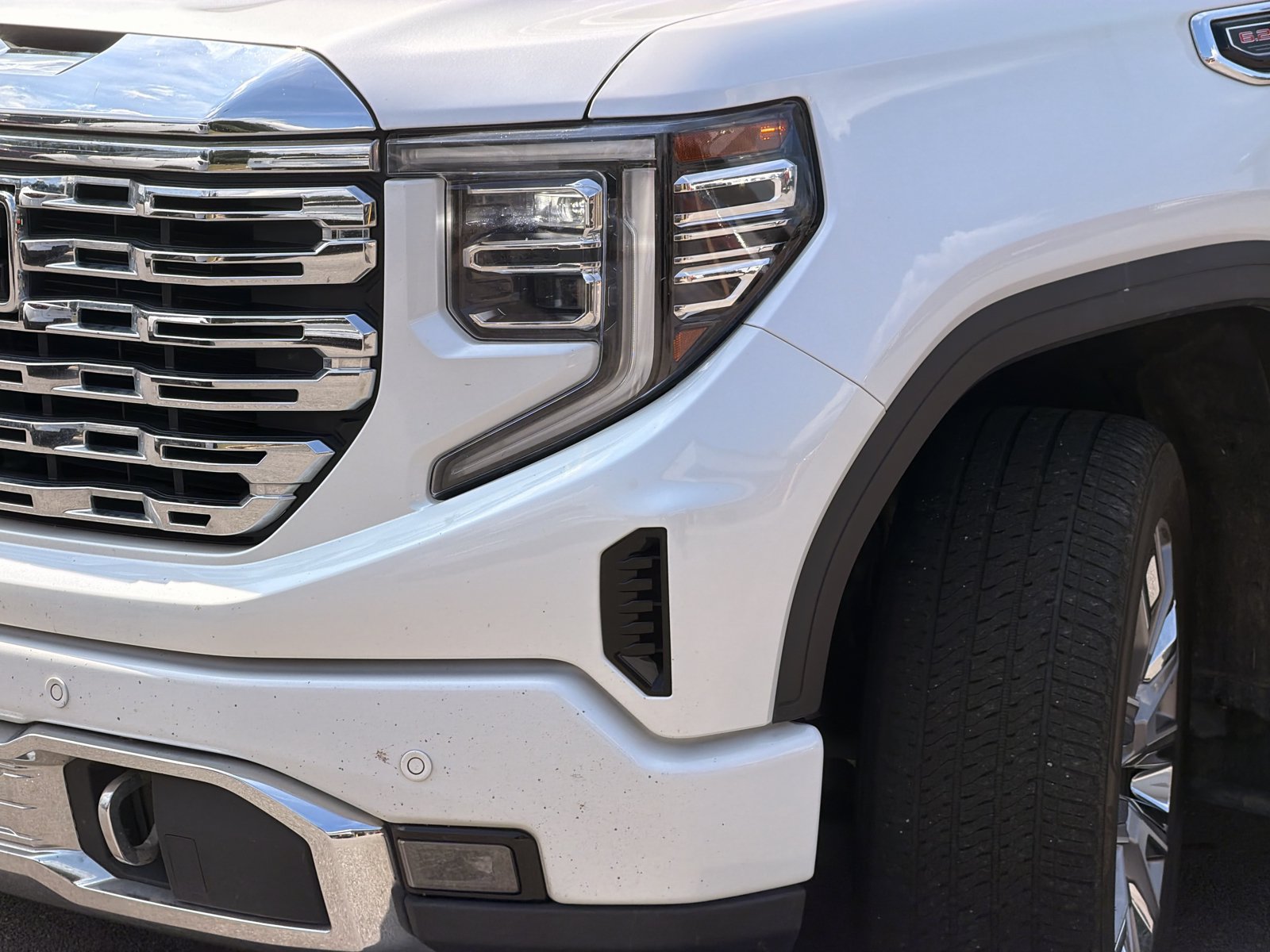 Used 2023 GMC Sierra 1500 Denali AWD/4WD image 8