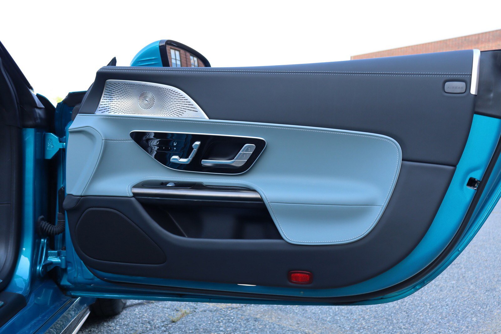 Used 2023 Mercedes-Benz SL 43 AMG image 40