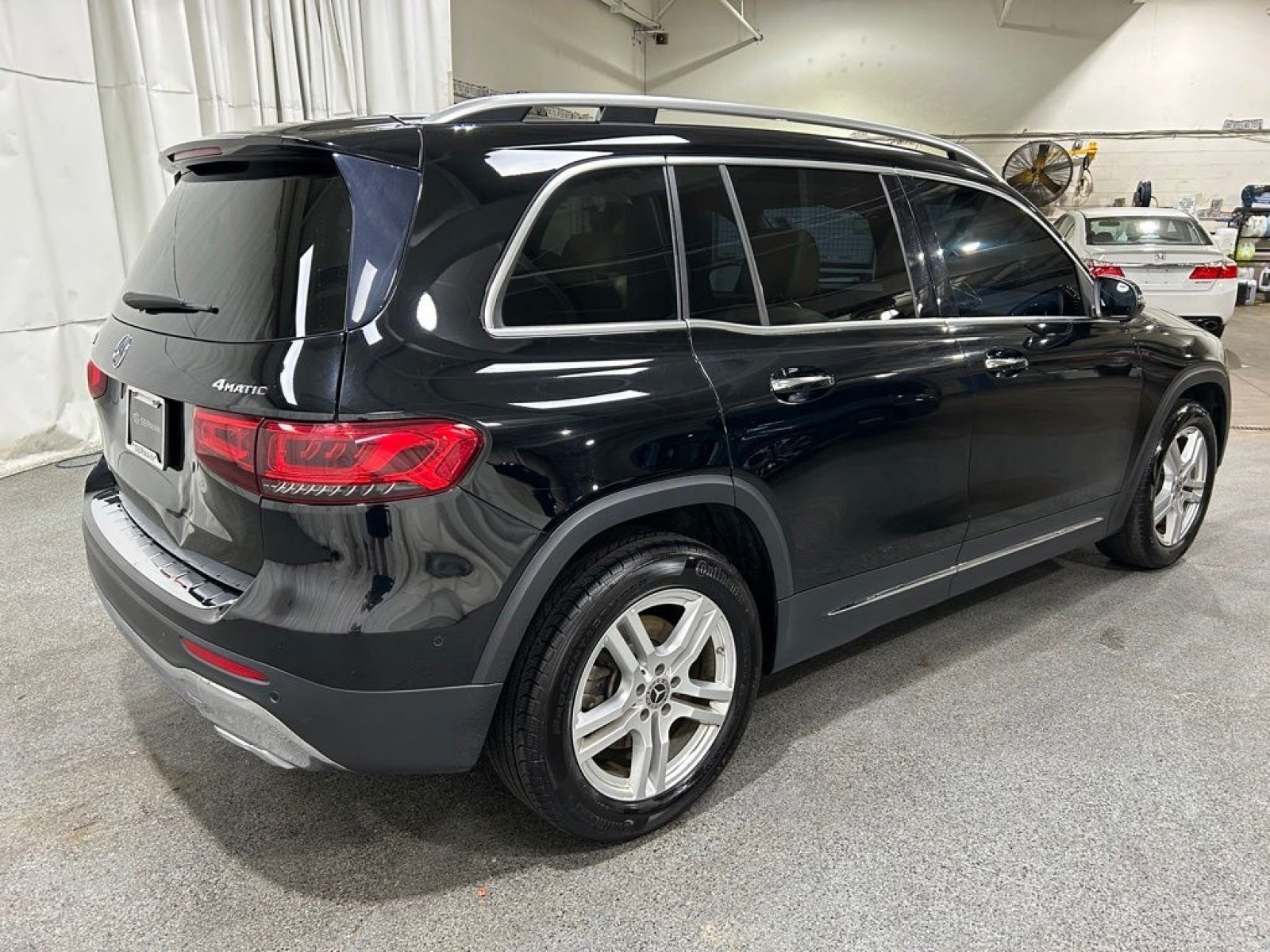 Used 2022 Mercedes-Benz GLB 250 4MATIC image 7