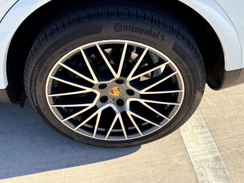 Used 2021 Porsche Cayenne image 9