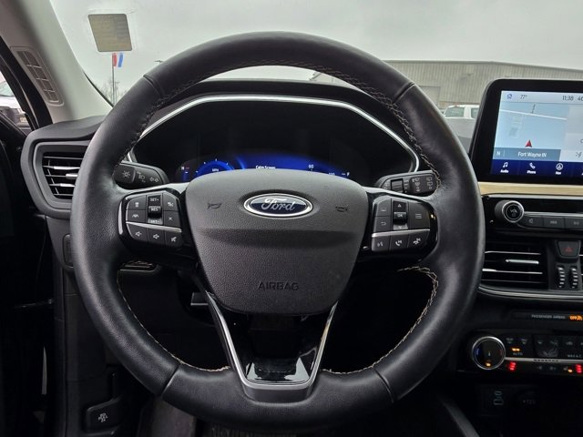 Used 2022 Ford Escape Titanium w/ Titanium Premium Package image 28