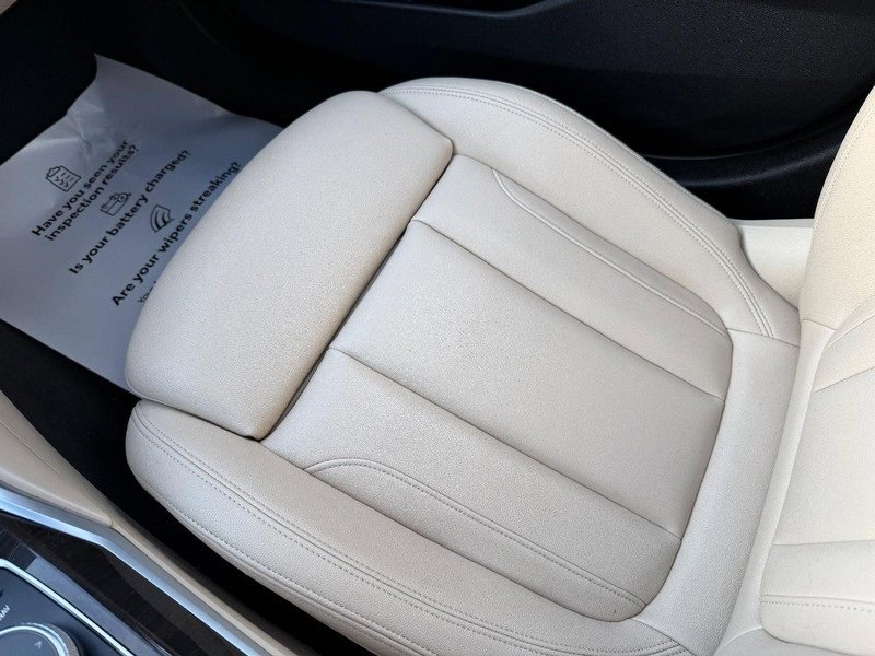 Used 2019 BMW 330i xDrive Sedan w/ Convenience Package image 27