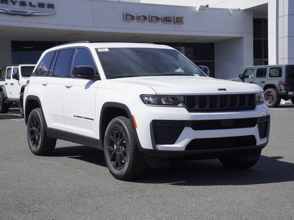 New 2026 Jeep Grand Cherokee Altitude AWD/4WD image 2