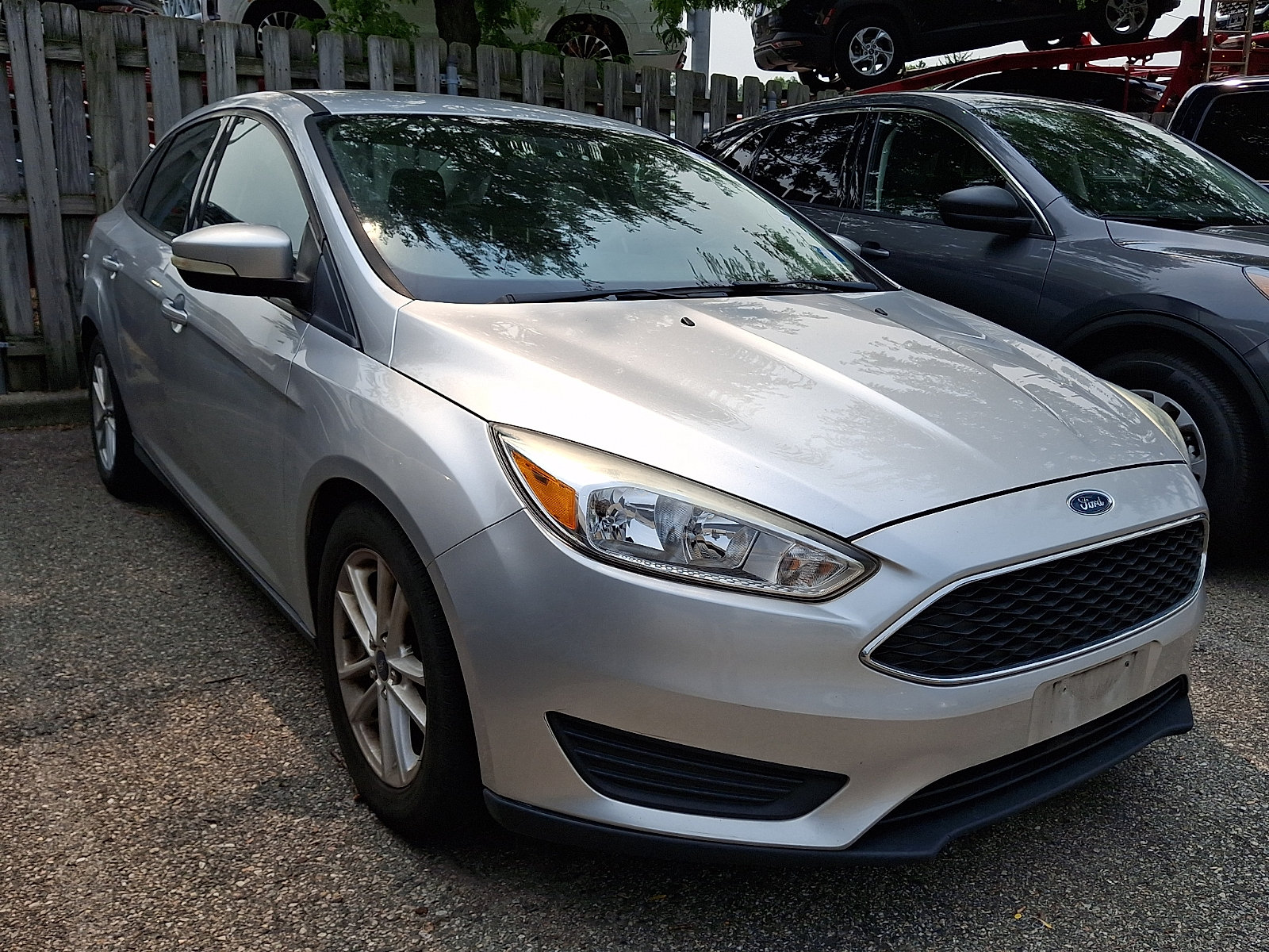 Used 2016 Ford Focus SE w/ SE Power Seat Package FWD image 3