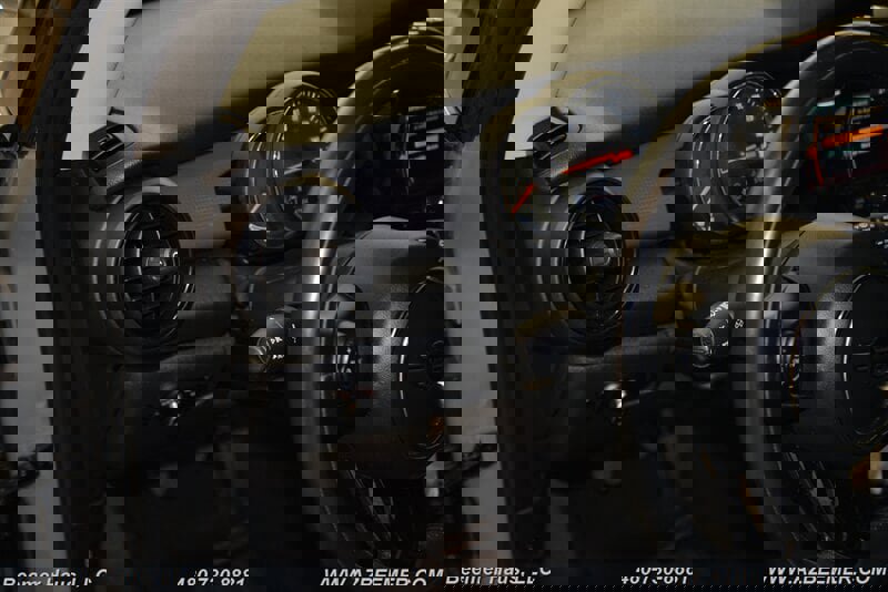 Used 2021 MINI Cooper 2-Door Hardtop image 19