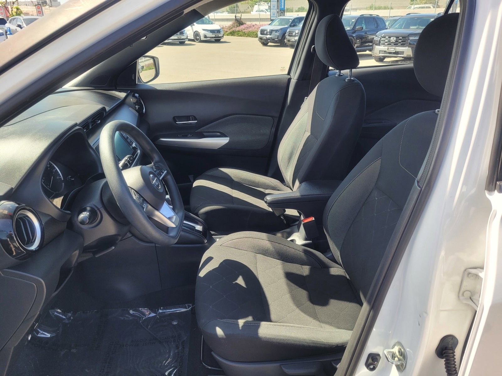 Used 2020 Nissan Kicks SV image 11