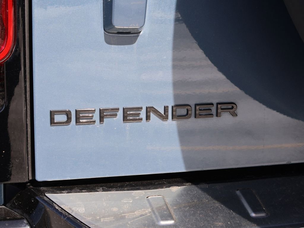 Certified 2025 Land Rover Defender 110 X-Dynamic SE image 8