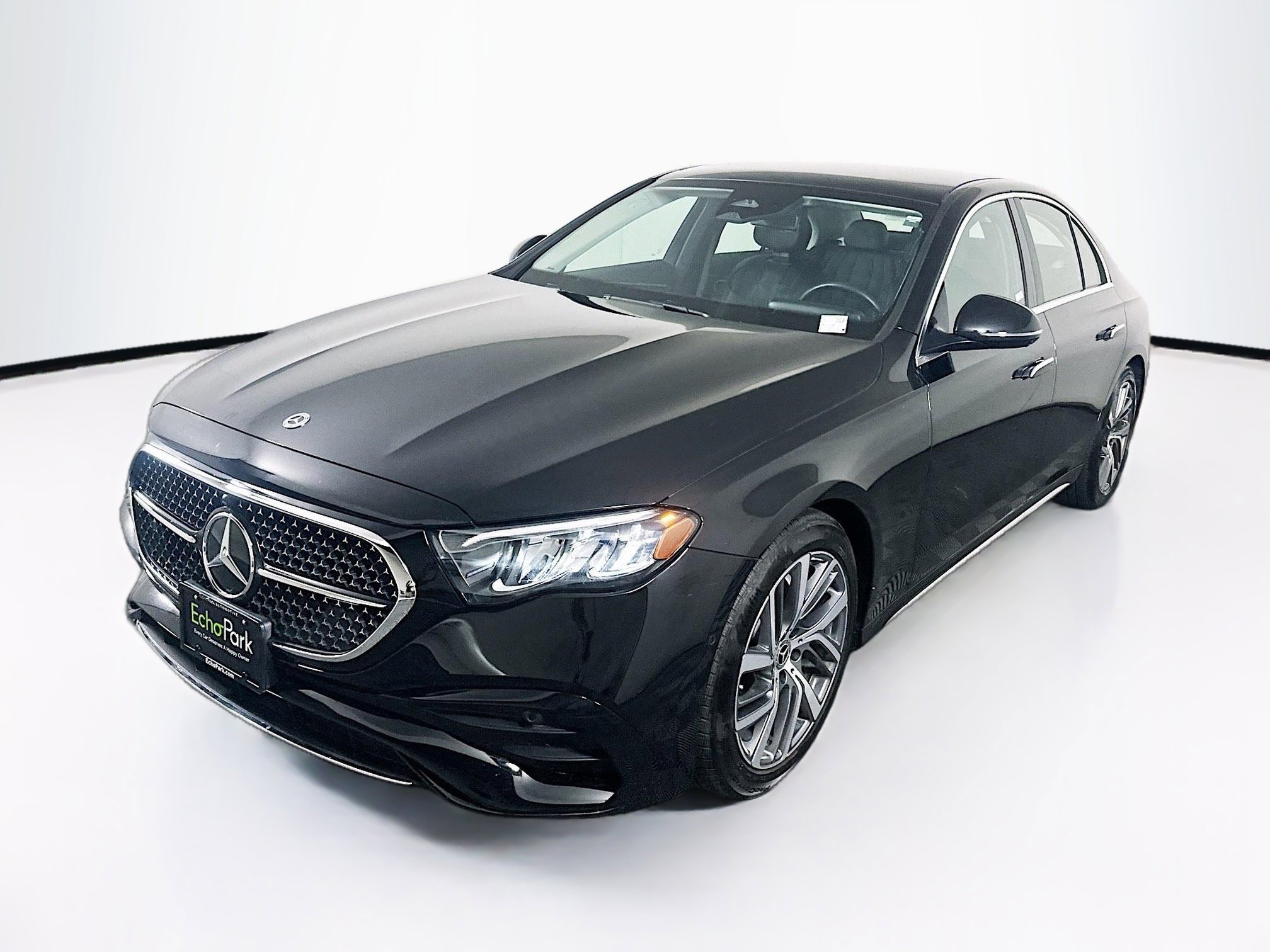 Used 2025 Mercedes-Benz E 350 Sedan image 3