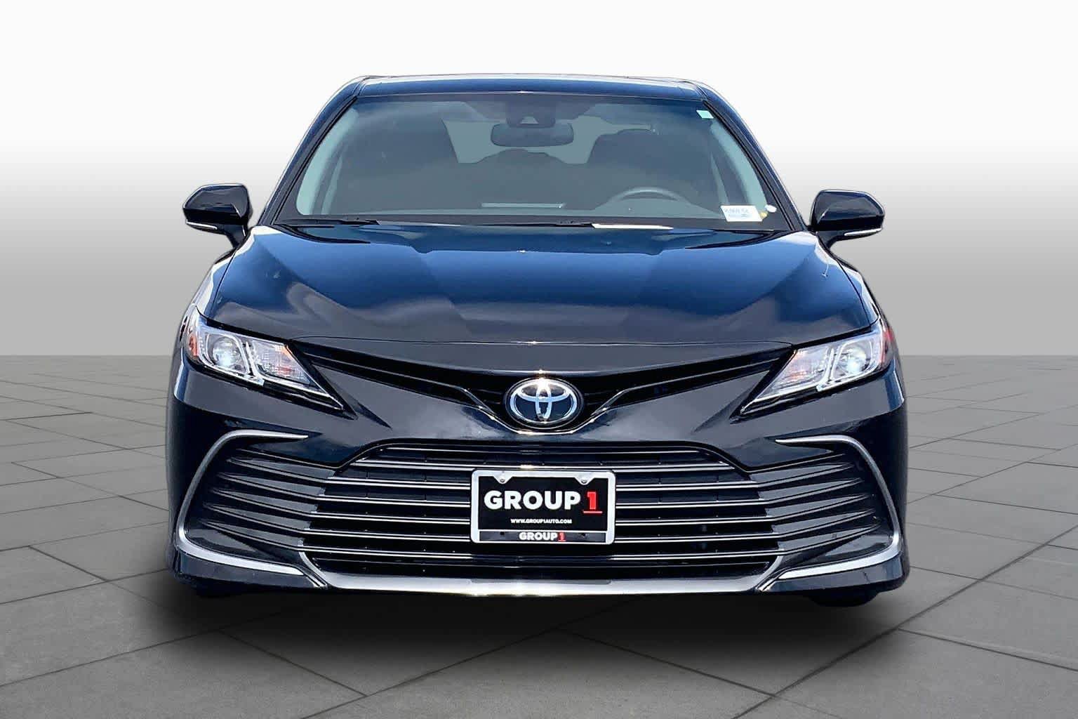 Used 2024 Toyota Camry LE w/ Convenience Package FWD image 4