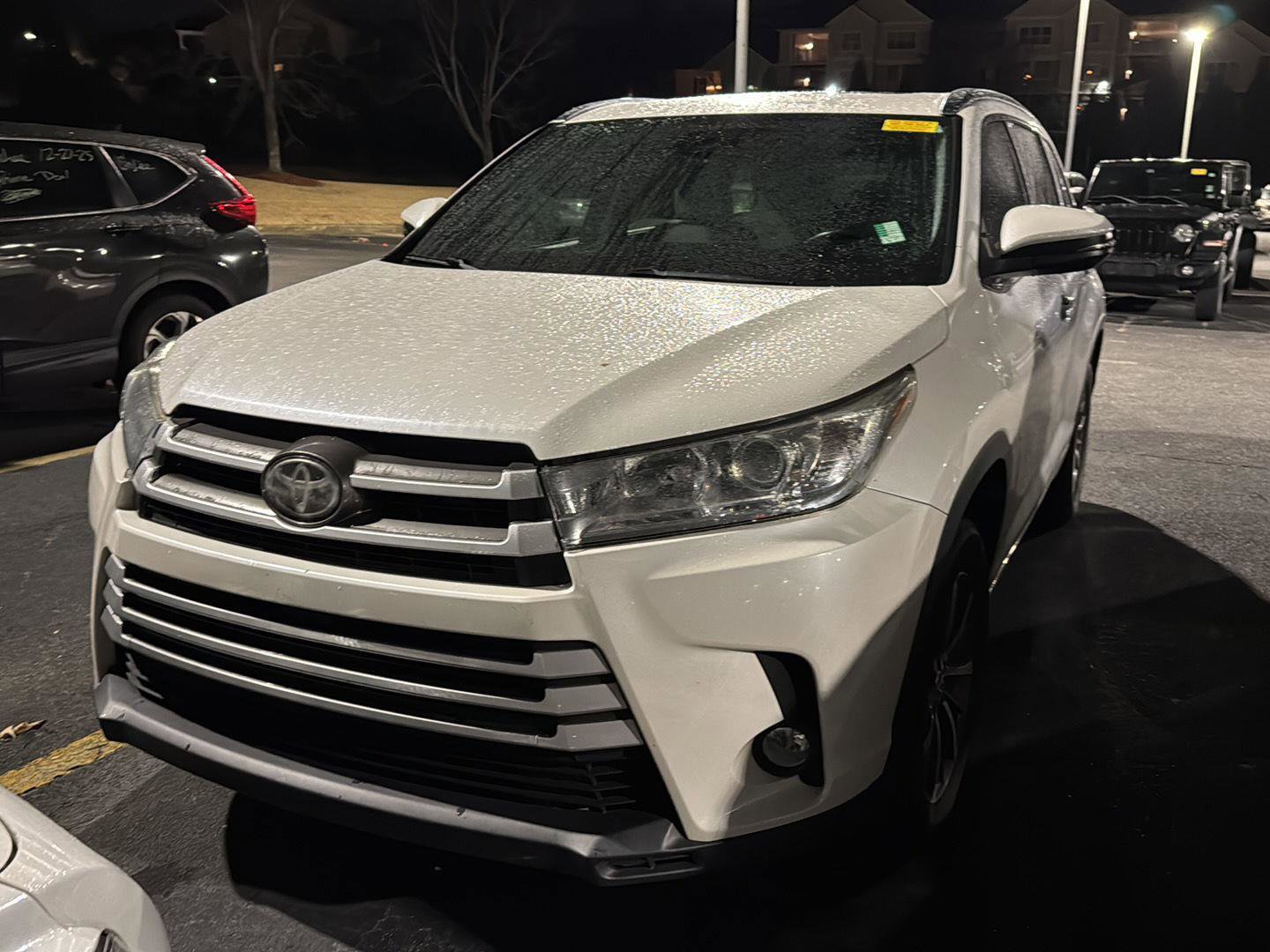 Used 2017 Toyota Highlander XLE image 2