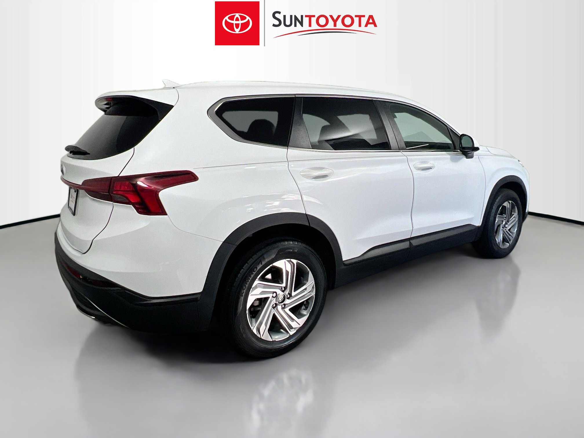 Used 2023 Hyundai Santa Fe SE FWD image 4