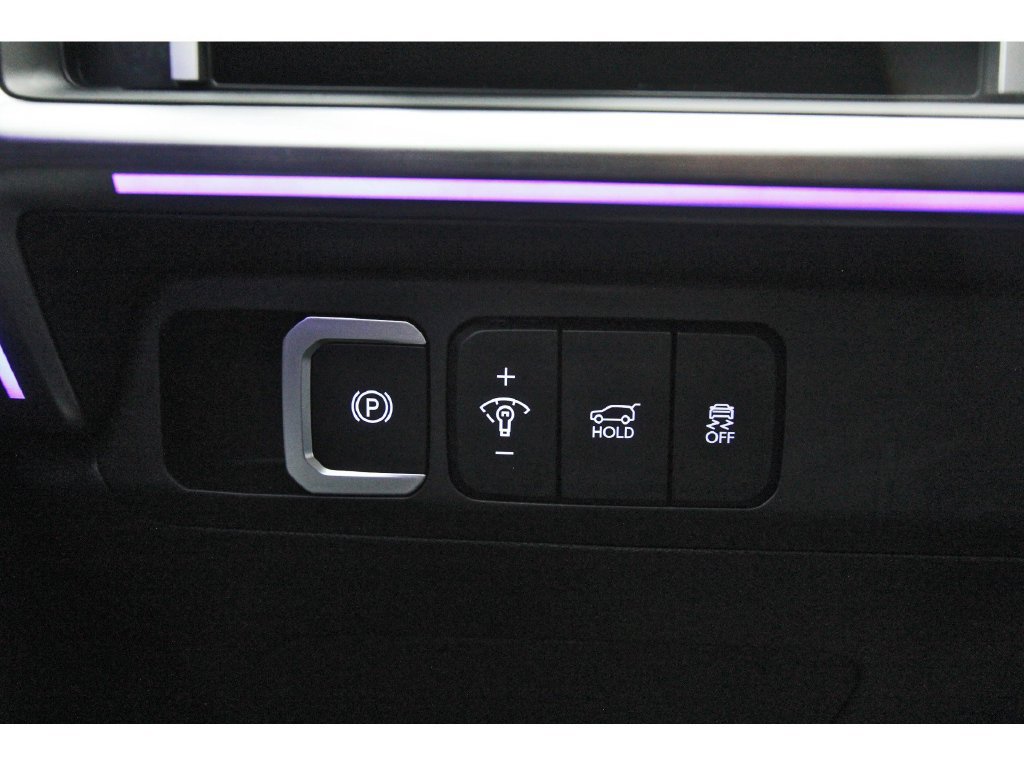 Used 2025 Hyundai Santa Fe Limited AWD/4WD image 23