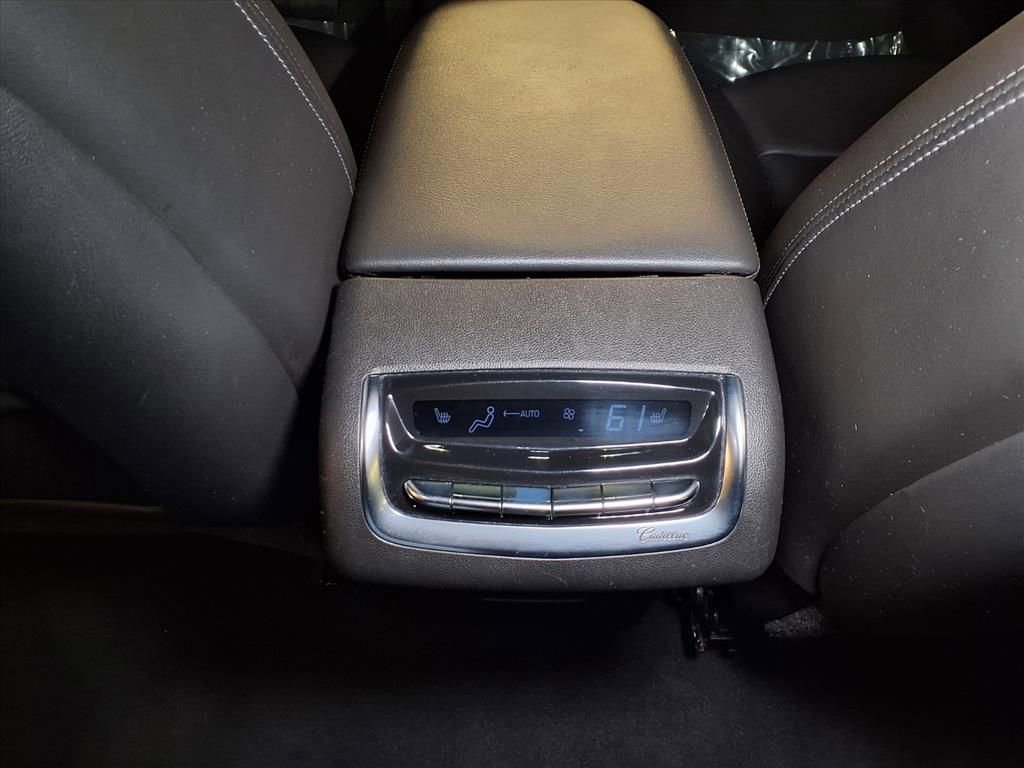 Certified 2022 Cadillac XT6 Premium Luxury image 18