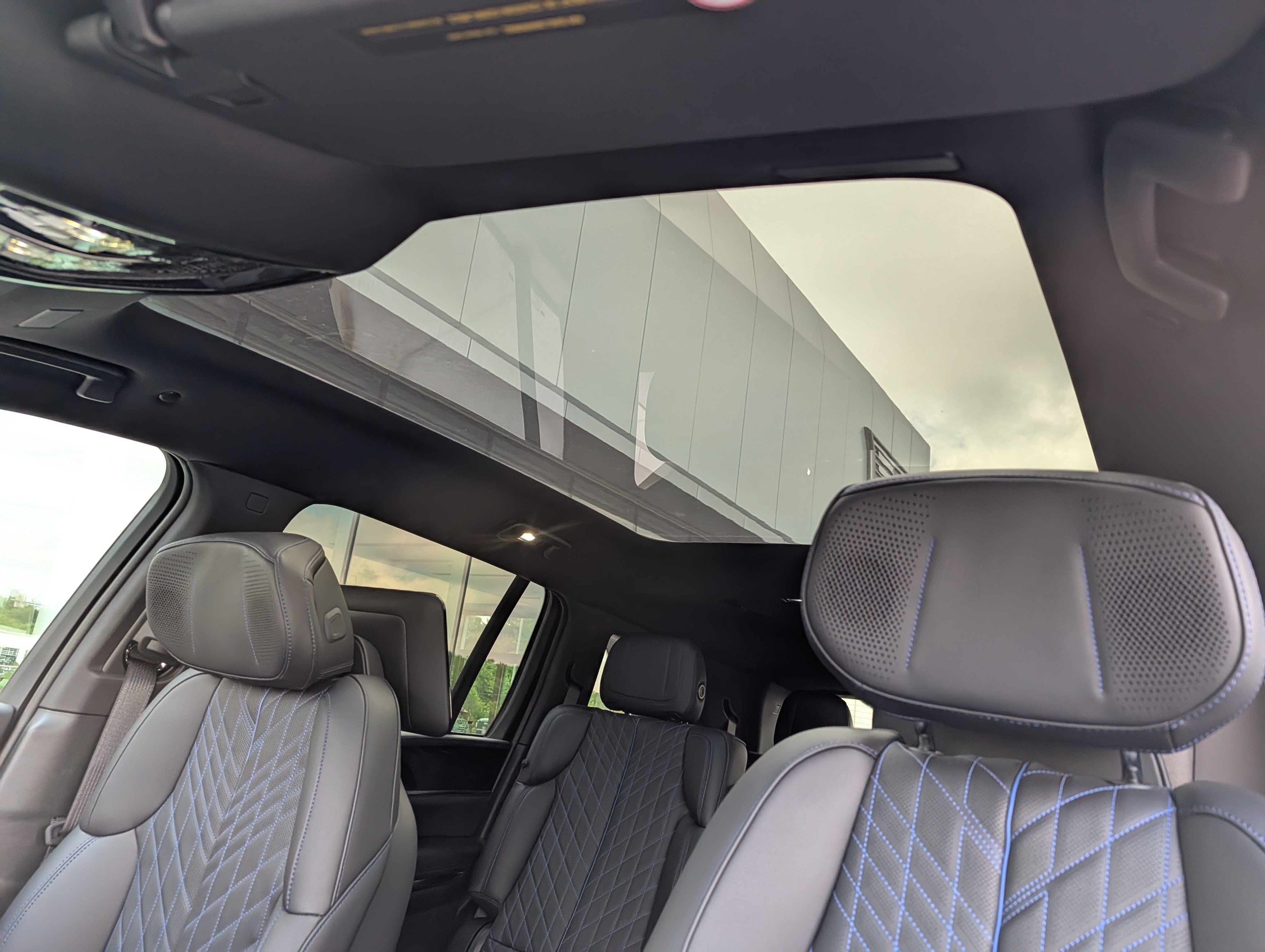 New 2026 Cadillac Escalade IQ Sport 1 w/ LPO, ONYX Package AWD/4WD image 18