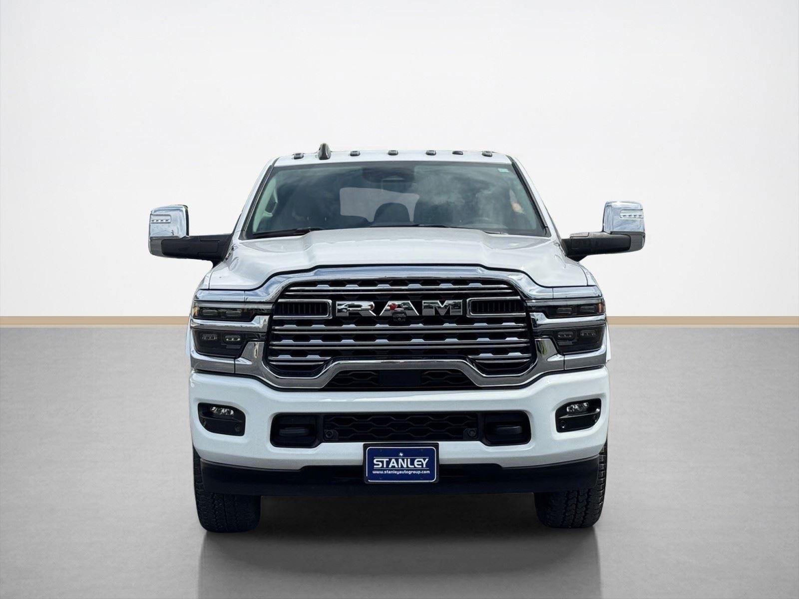 Used 2025 RAM 3500 Longhorn AWD/4WD image 2