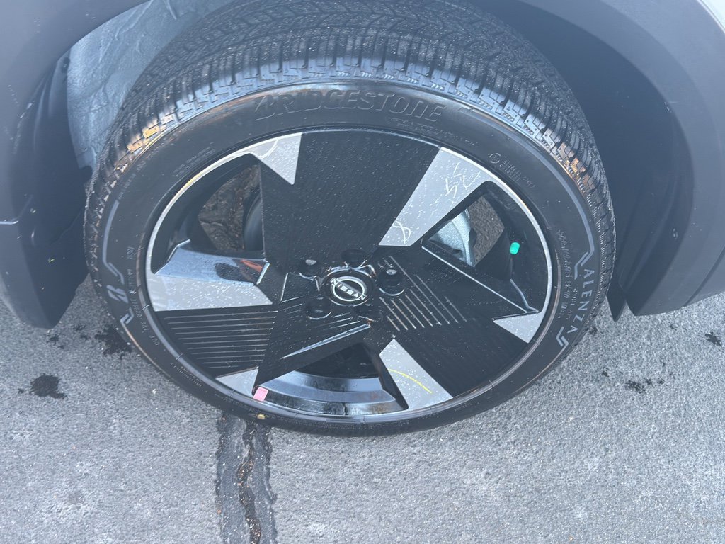 New 2026 Nissan Kicks SR w/ SR Premium Package image 9