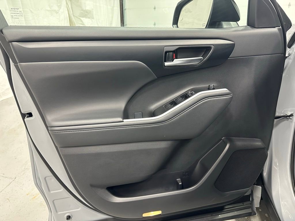 Used 2025 Toyota Highlander XSE image 43