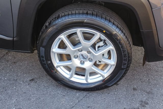 Used 2022 Jeep Renegade Latitude AWD/4WD image 13