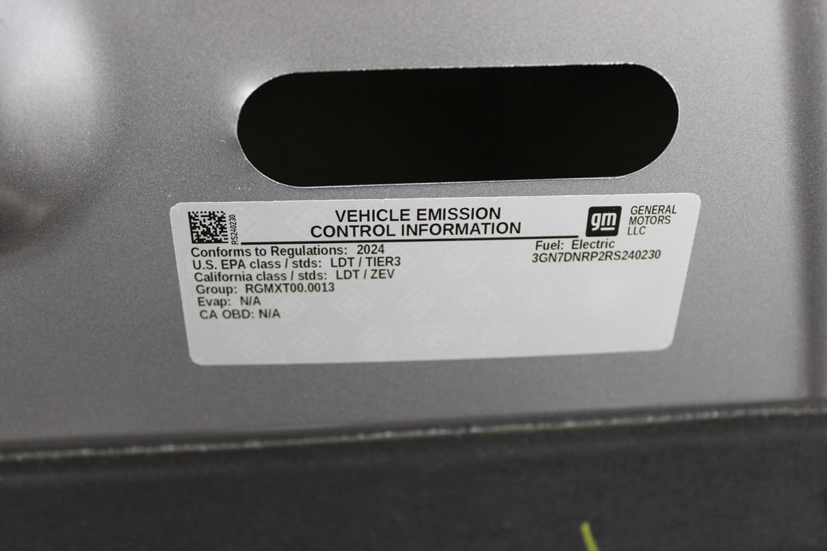 Used 2024 Chevrolet Equinox EV RS FWD image 48