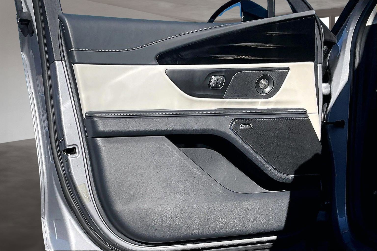 Used 2024 Lincoln Nautilus Reserve w/ Equipment Group 202A image 20