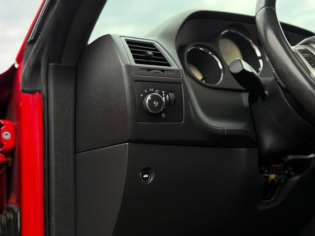 Used 2014 Dodge Challenger SXT Plus RWD image 10