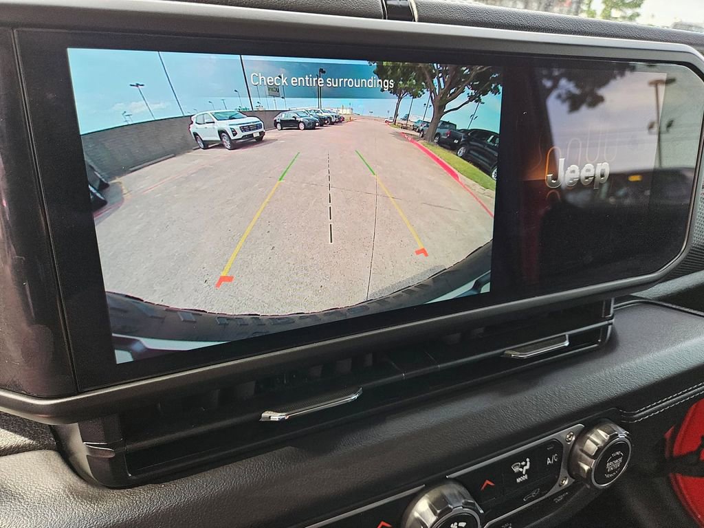 Used 2025 Jeep Wrangler Unlimited Rubicon image 21