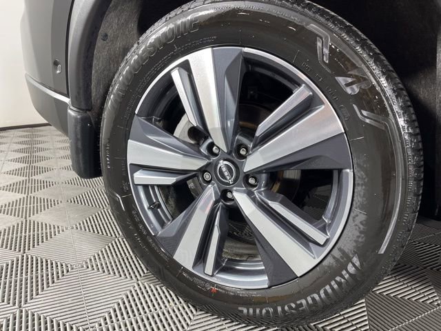 Used 2025 Nissan Rogue SL image 15