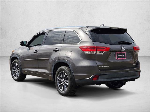 Used 2017 Toyota Highlander XLE image 7