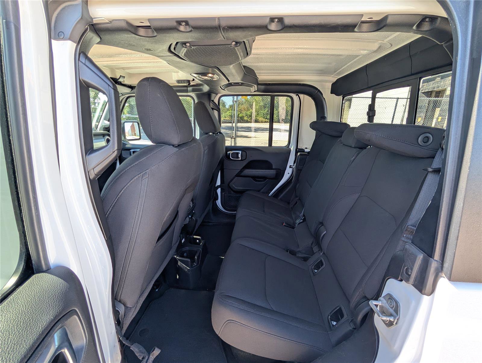 Used 2023 Jeep Gladiator Overland image 13