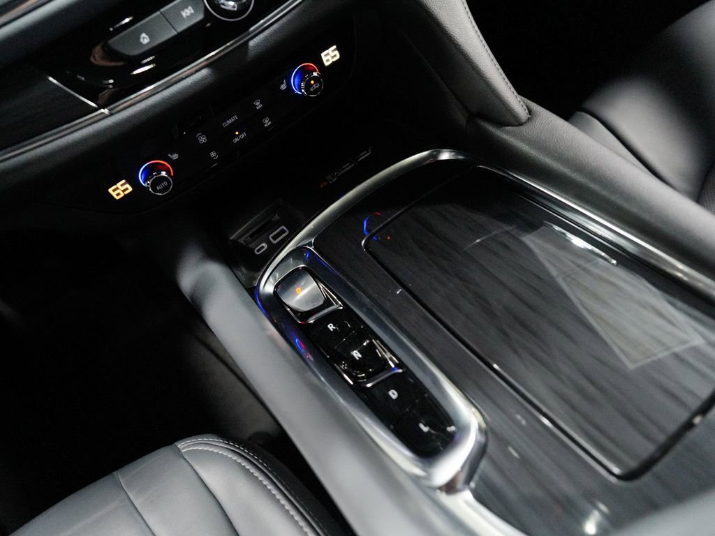 Used 2023 Buick Enclave Essence w/ Sport Touring Edition AWD/4WD image 28