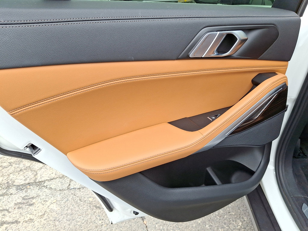 Used 2023 BMW X6 xDrive40i w/ Premium Package image 18