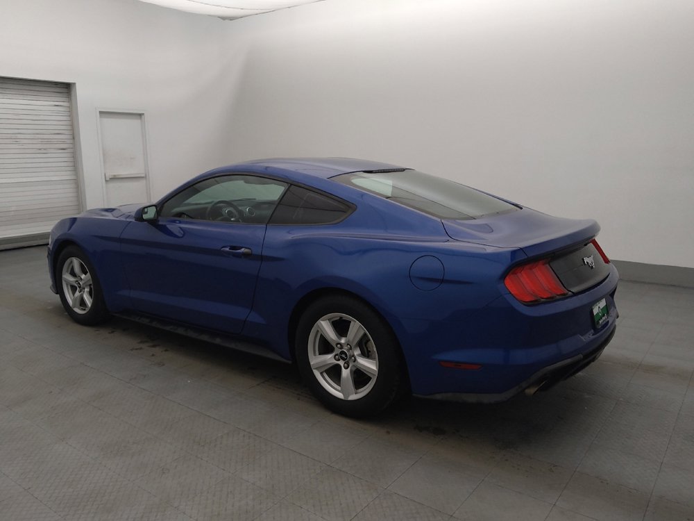 Used 2018 Ford Mustang Coupe RWD image 3