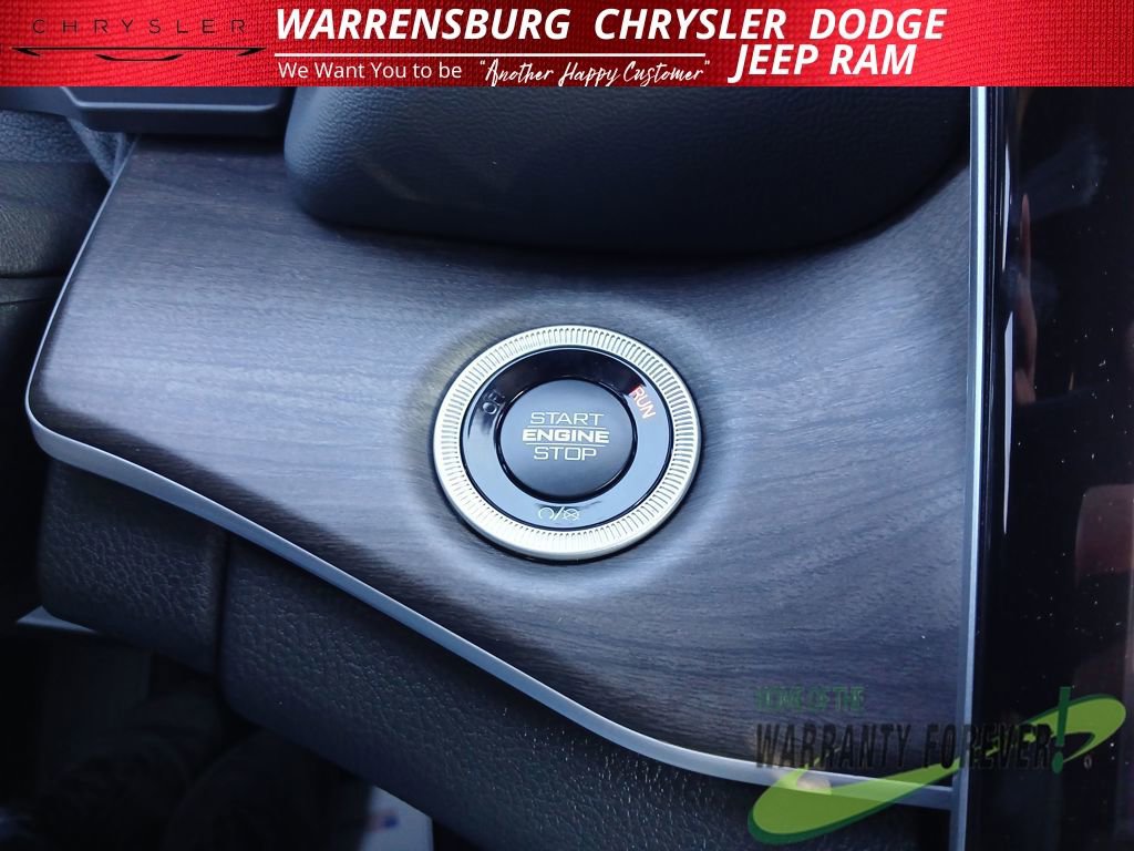 New 2025 Jeep Grand Cherokee L Limited w/ Luxury Tech Group II AWD/4WD image 32