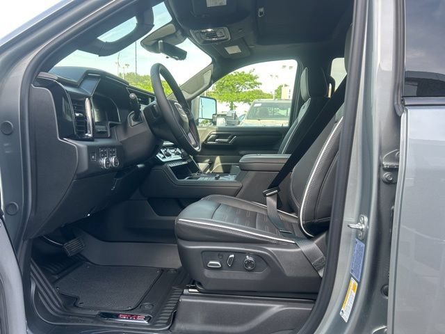 New 2026 GMC Sierra 2500 AT4X w/ LPO, Black Badging Package AWD/4WD image 11