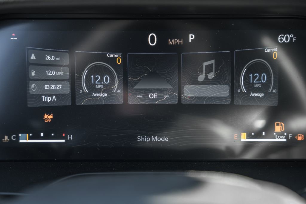 New 2025 Jeep Grand Cherokee Laredo X w/ Luxury Tech Group I image 39