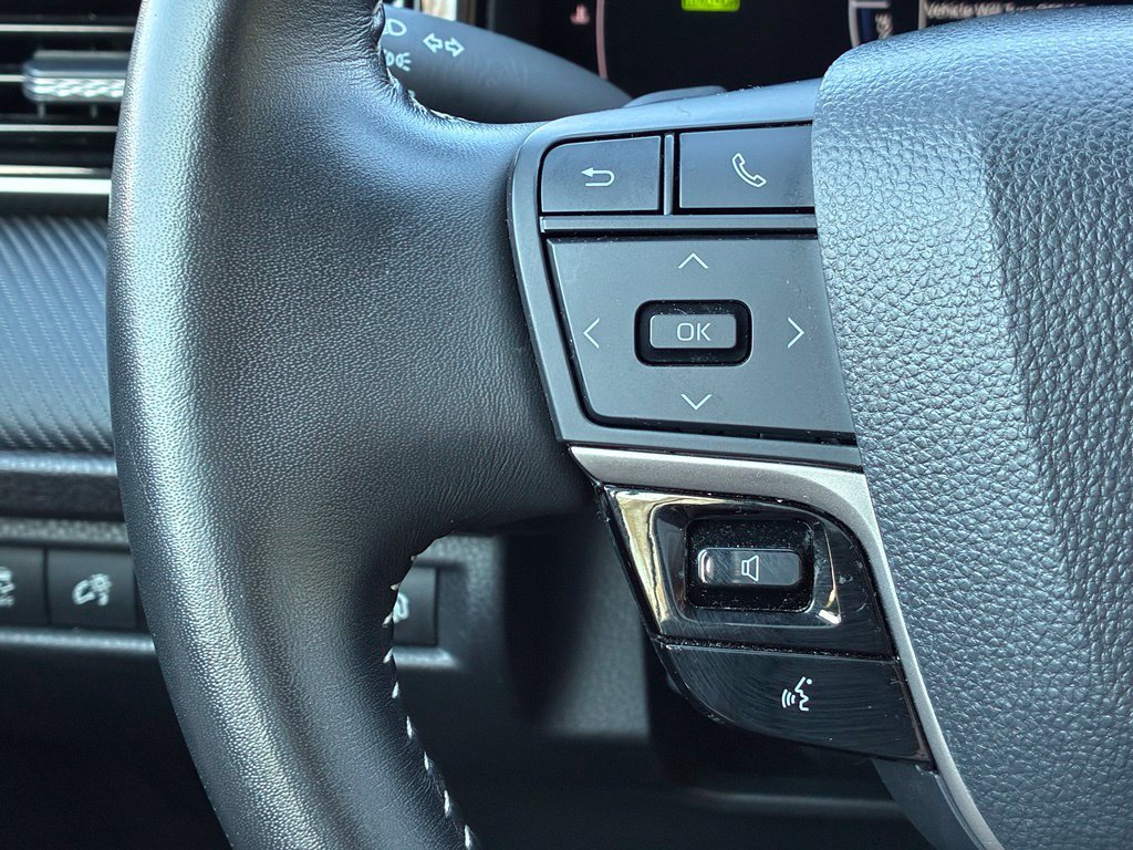 Used 2025 Toyota Camry SE FWD image 15