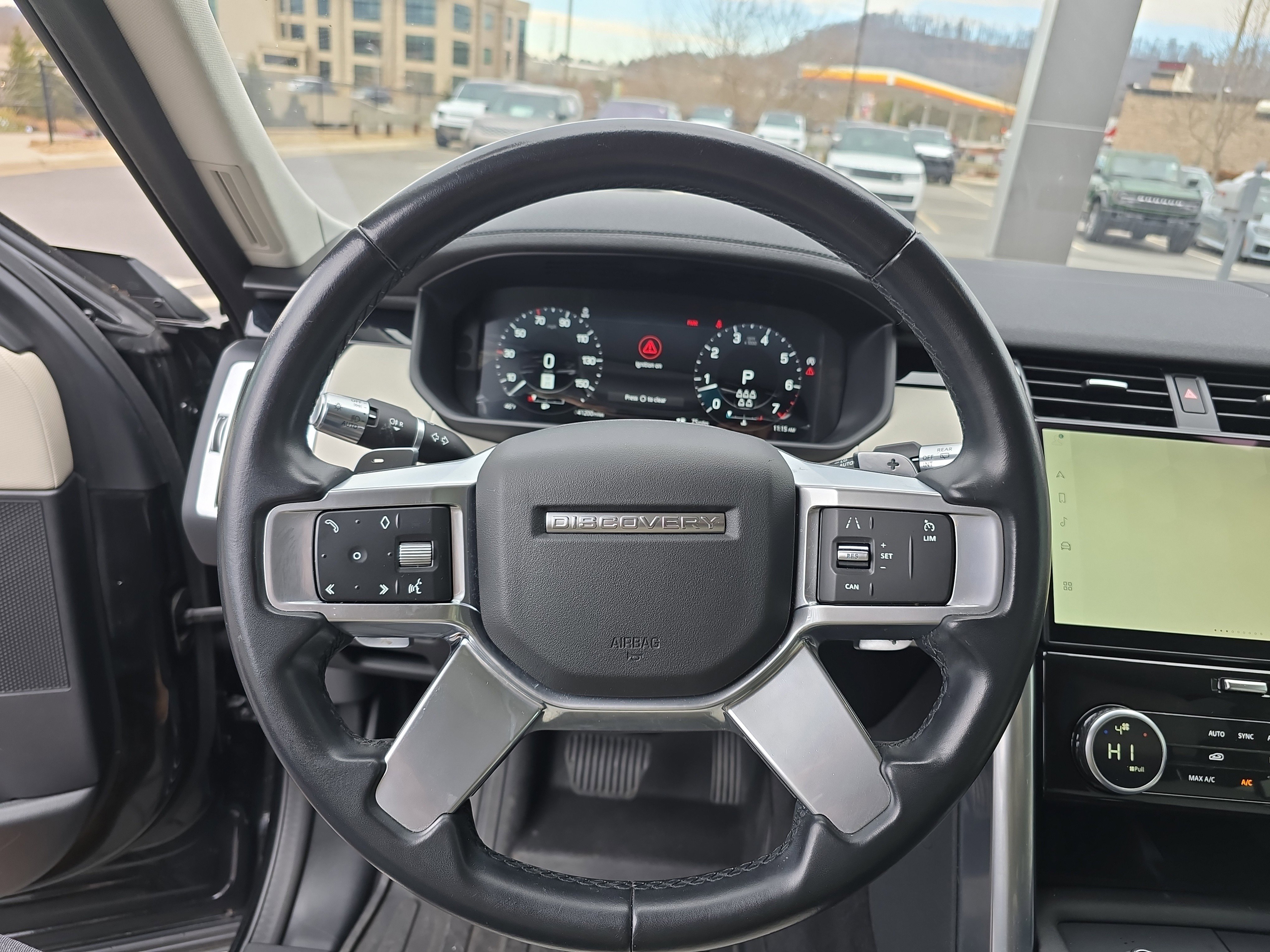 Used 2021 Land Rover Discovery S image 29